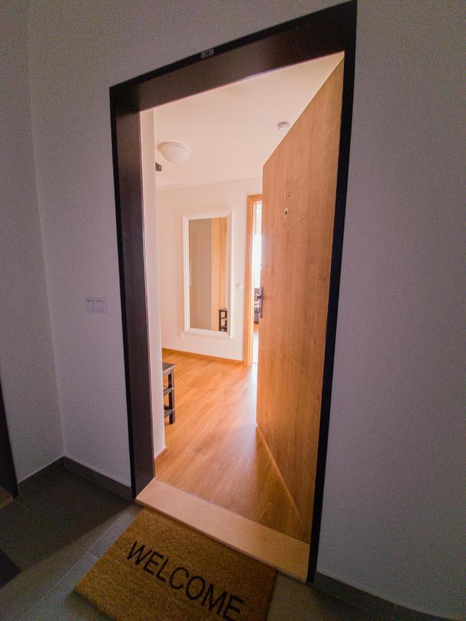 דירות Hradec Králové Modern Flat With Large Terrace מראה חיצוני תמונה