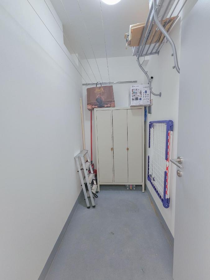 דירות Hradec Králové Modern Flat With Large Terrace מראה חיצוני תמונה
