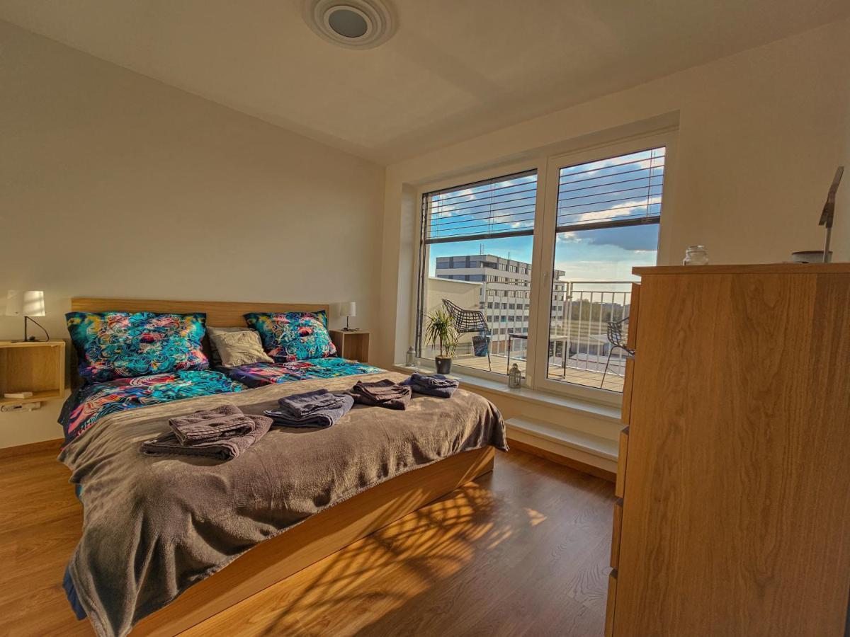 דירות Hradec Králové Modern Flat With Large Terrace מראה חיצוני תמונה